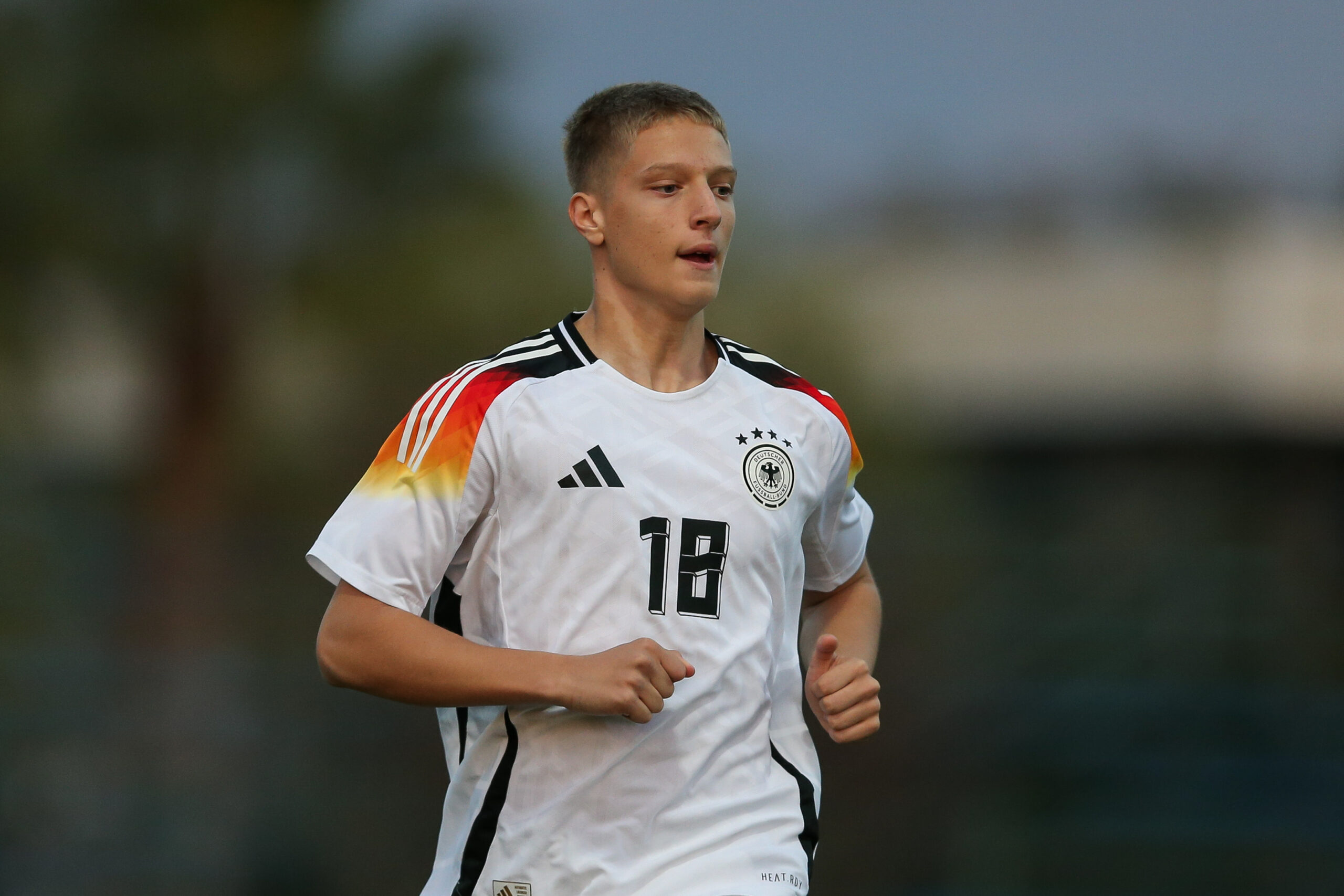 Erblin Osmani (FC Bayern), hier im DFB-Trikot