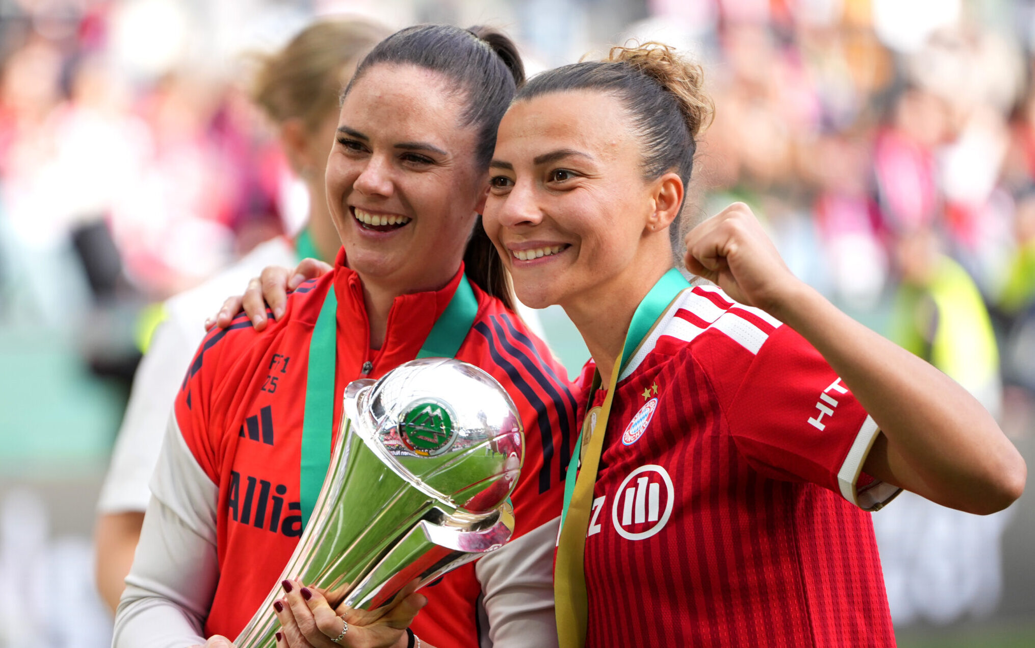 Wer ersetzt Georgia Stanway beim FC Bayern? Arianna Caruso (rechts) hat große Chancen auf einen Stammplatz zu Saisonbeginn