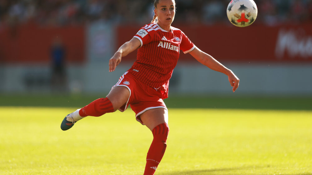 Giulia Gwinn (FC Bayern) musste sich im DFB Pokal gegen Gladbach ordentlich strecken