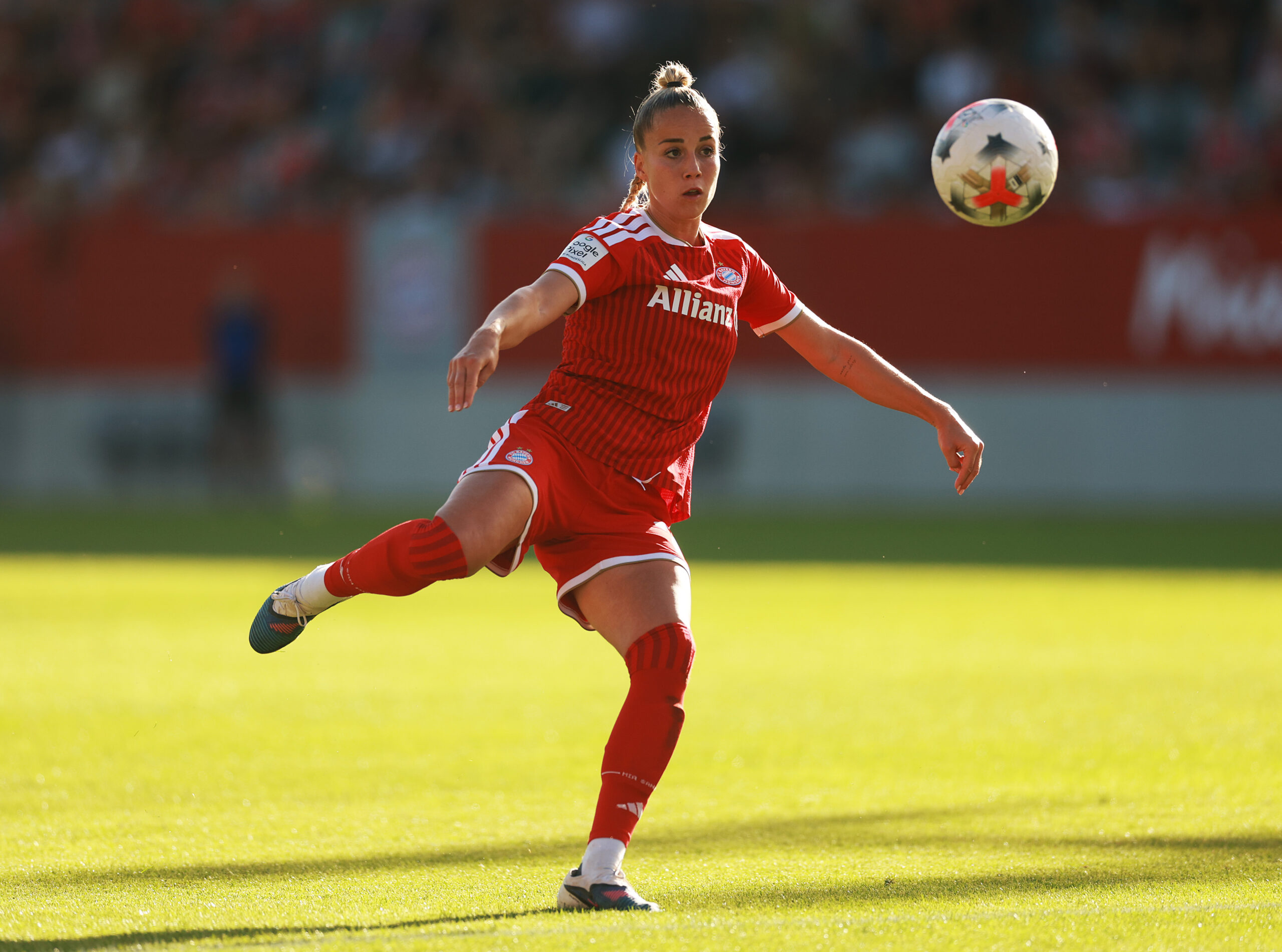 Giulia Gwinn (FC Bayern) musste sich im DFB Pokal gegen Gladbach ordentlich strecken
