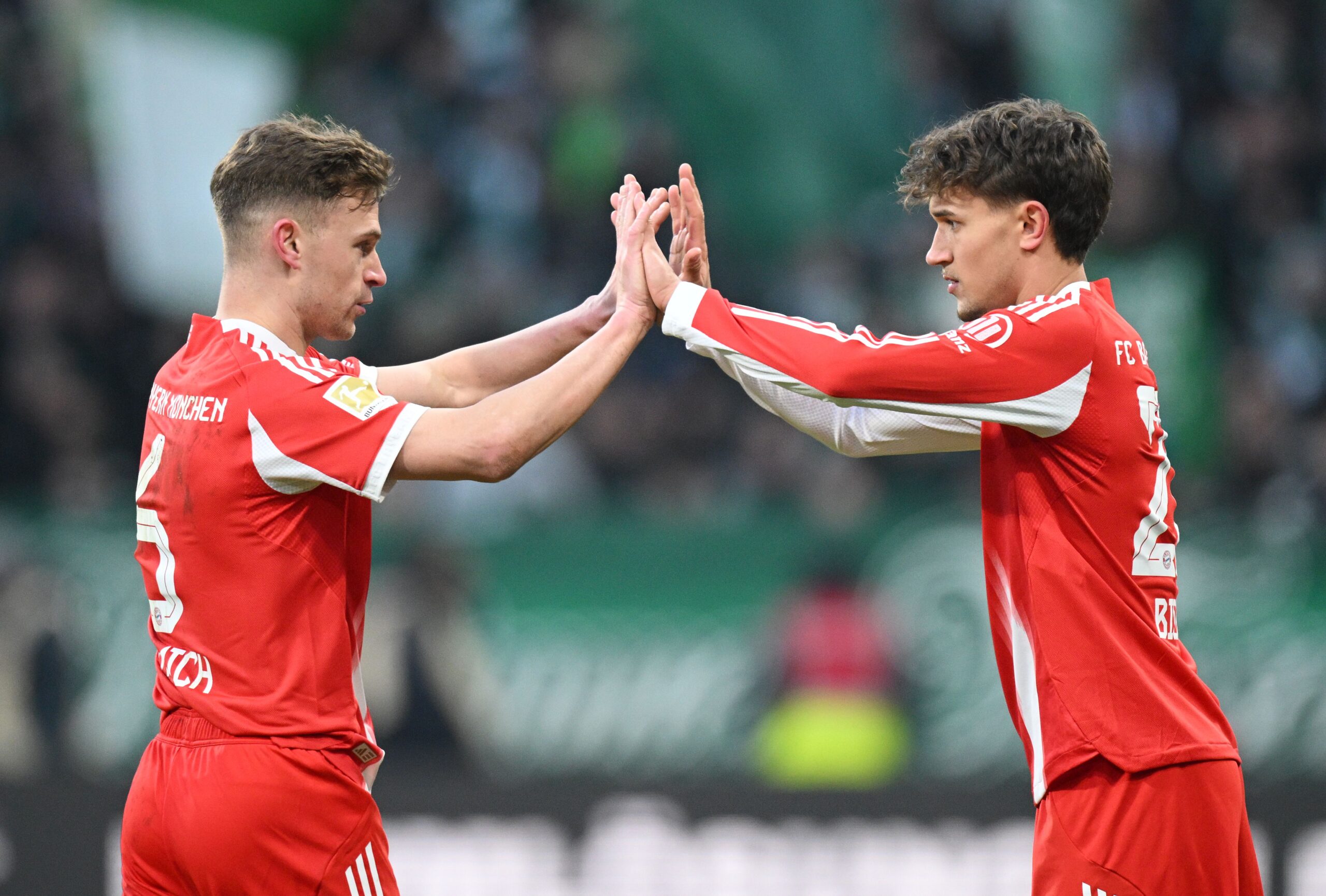 Joshua Kimmich und Tom Bischof (FC Bayern).
