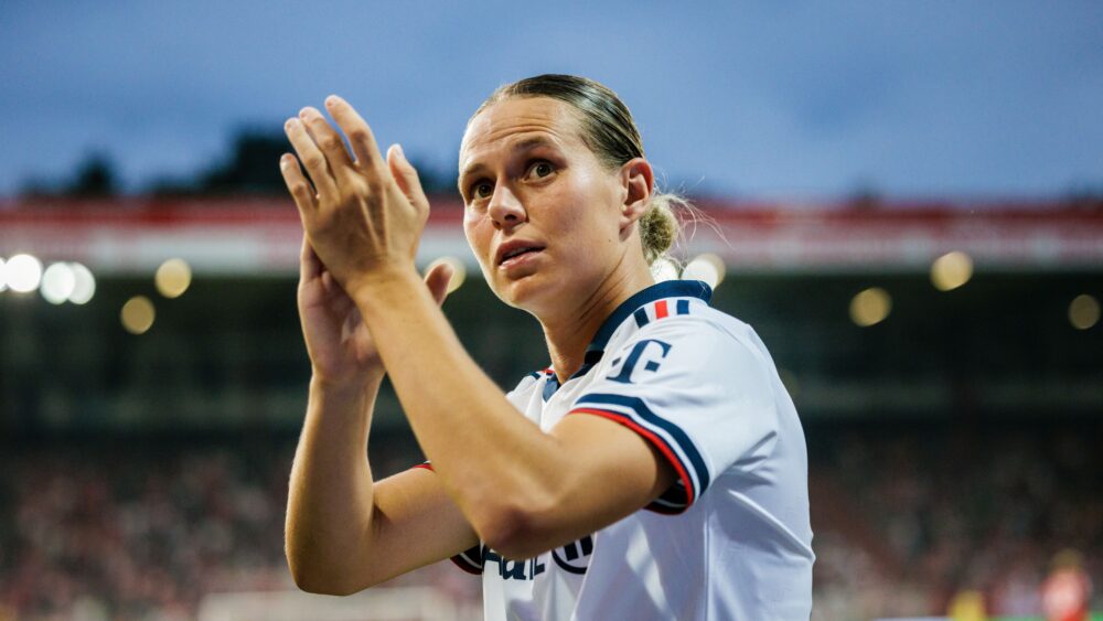 Klara Bühl (FC Bayern) im Auswärtsspiel bei RB Leipzig