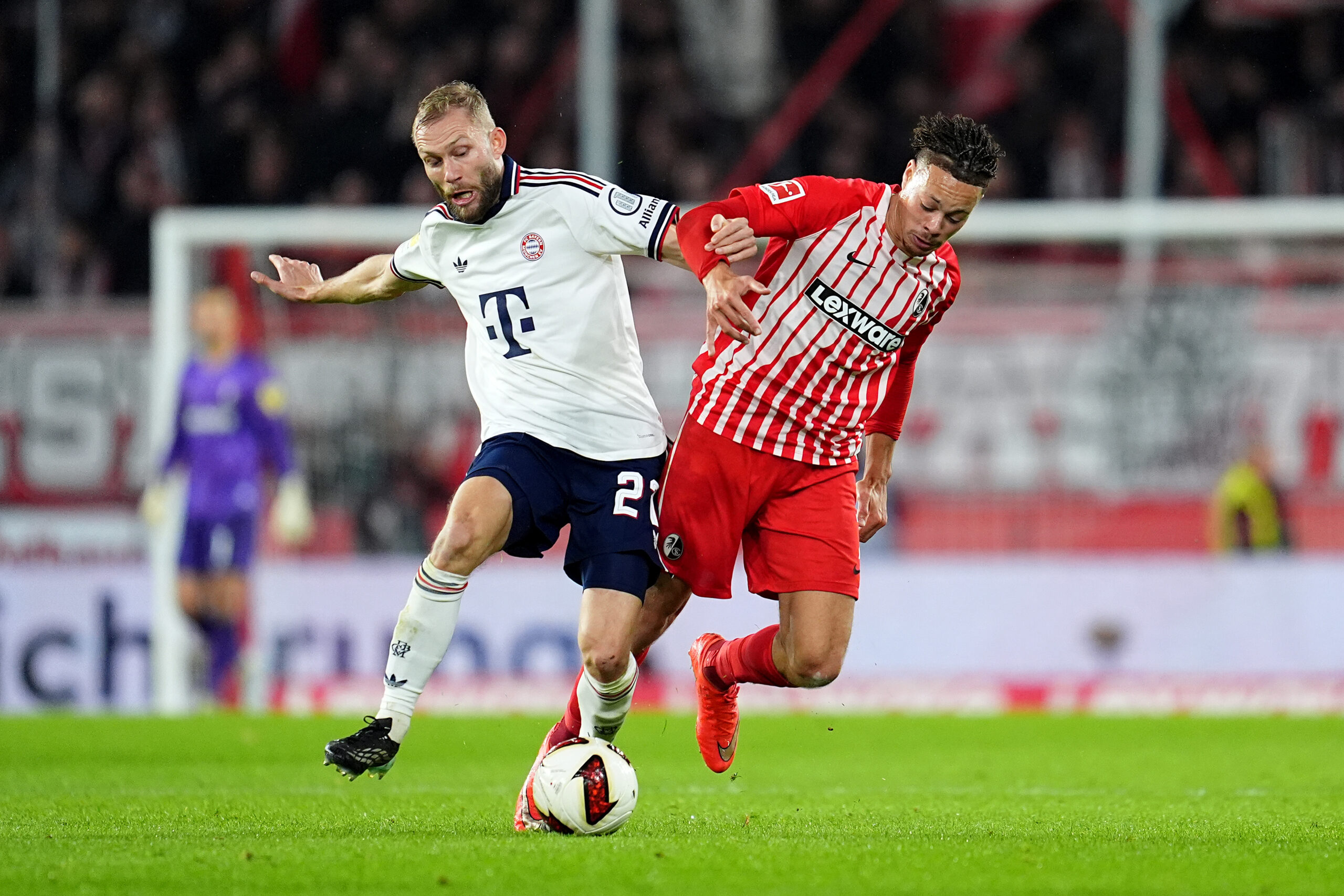 Der FC Bayern hat das Auswärtsspiel beim SC Freiburg gewonnen.